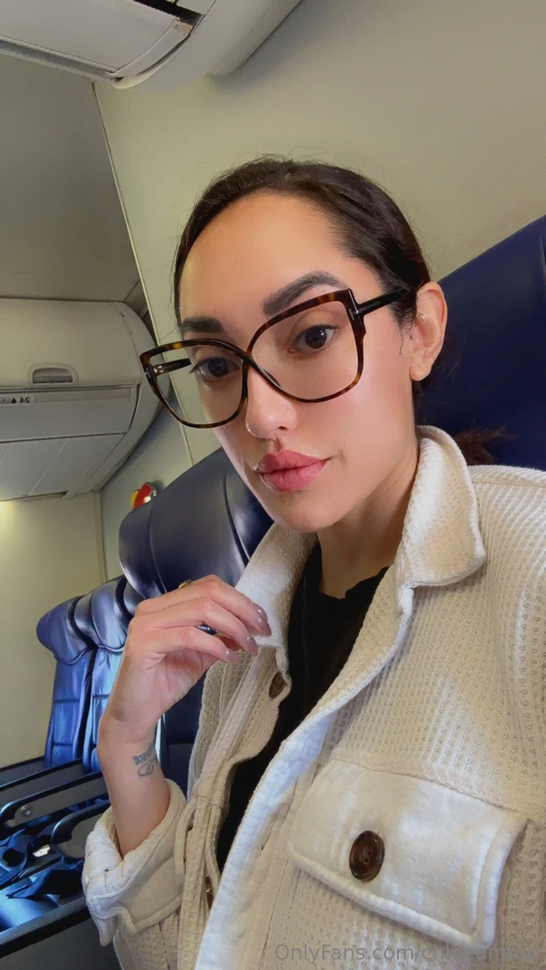 Nobody is seating beside me on my flight keep me company part 1 