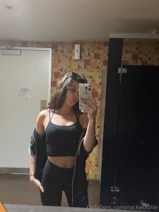 Craving a bathroom quickie hehehe