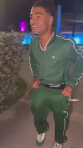 Slangin dangin let me take you on a ride bus in the the car and show