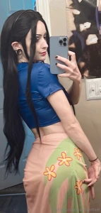 If nico robin had a dating profile which pic should she choose for her part 1