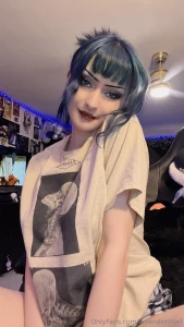 Which selfie would you swipe right on part 2