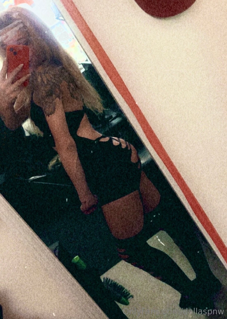 Goodmorning these photos took an obnoxiously long time to upload i 