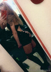 Goodmorning these photos took an obnoxiously long time to upload i