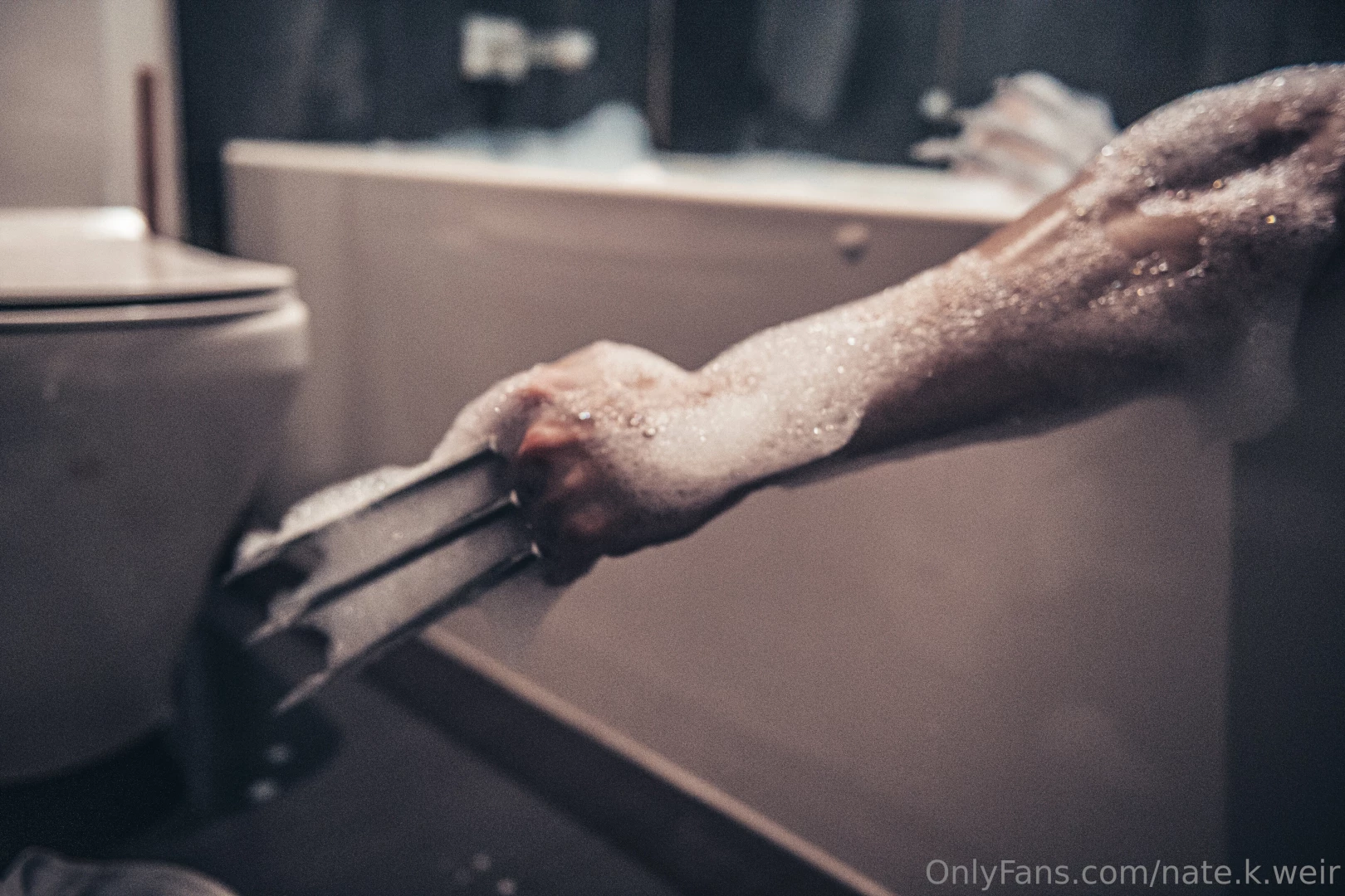 Wanna join me for a bub ble bath my next bath tub set is out but this 