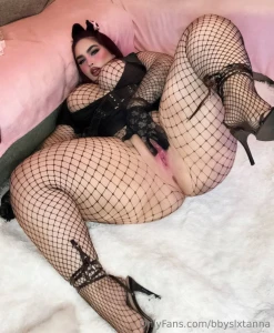 My goddess belle goddess is a domme that will put you on your knees
