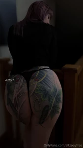 I look so good bent over the bannisters more altzoey
