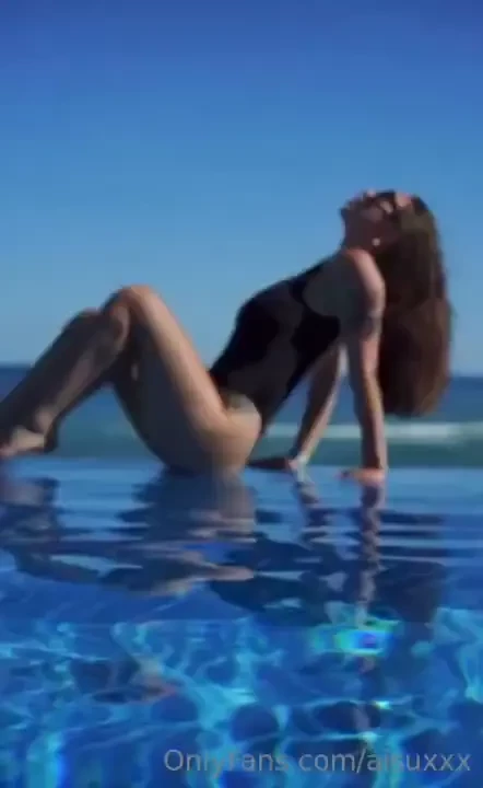 Do you hear that beautiful sound it s the sound of the sea and the 