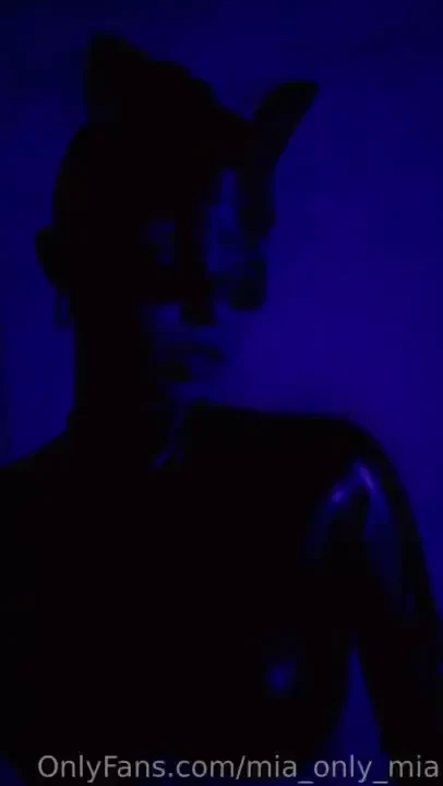 Will you be my batman i want to be your catwoman let s go to the world 