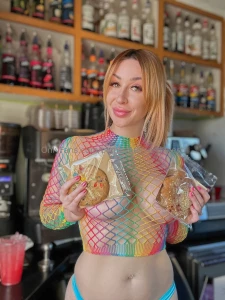 Absolutely love that onlyfans is removing pics of me saying i need to