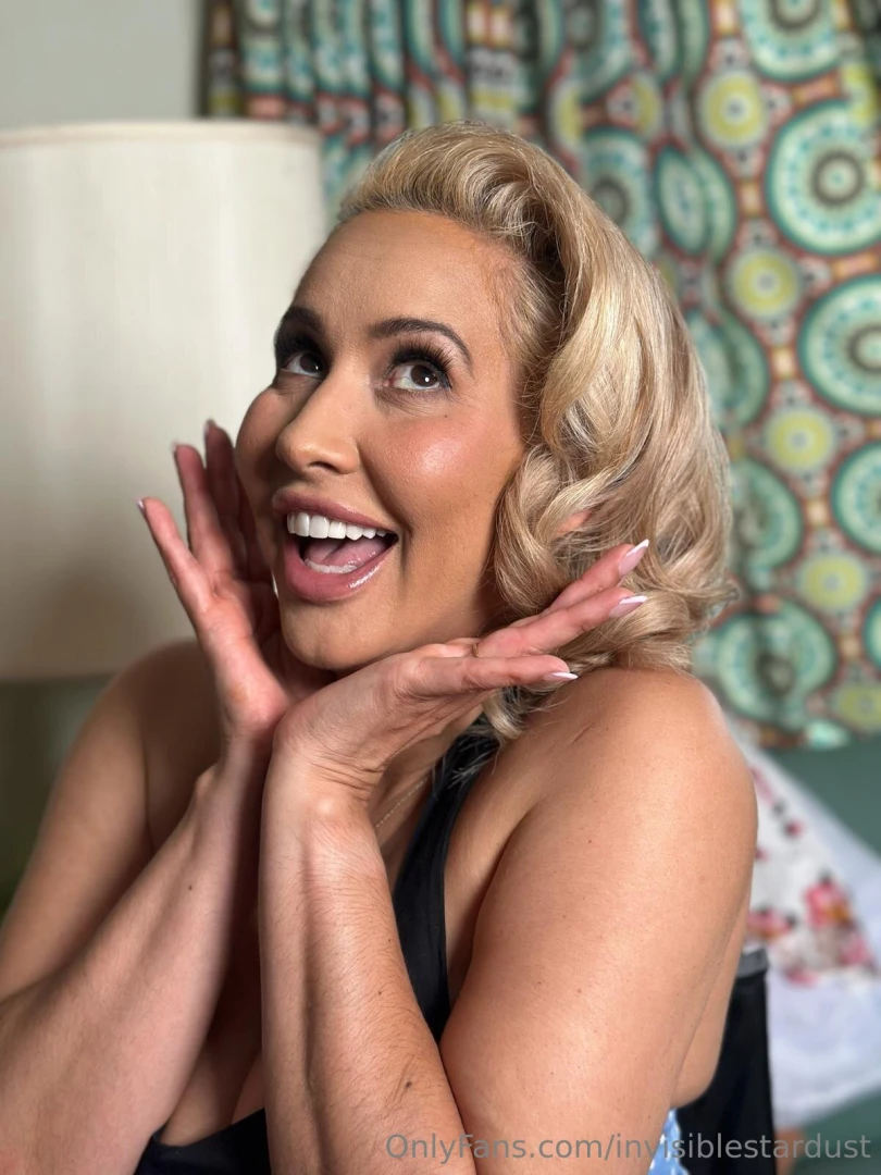 Dm me and surprise me babe 