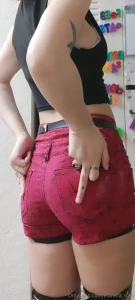 Kiss my ass no like actually