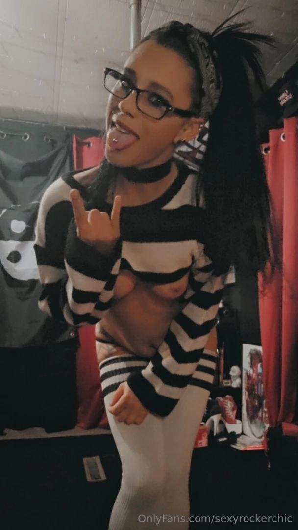 No concerts today so i decided to get rockstar ready and play with 