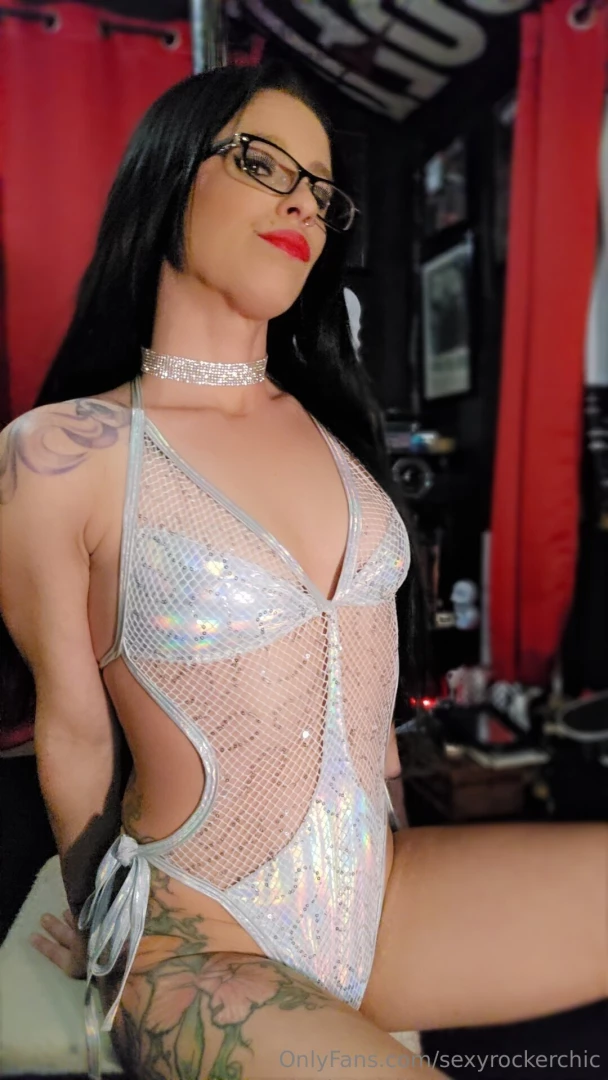 Let s have some fun send this post a 20 tip comment on it which outfit part 1 