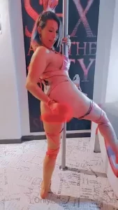 I m a bunny with a fox tail soy una conejita con cola de zorra