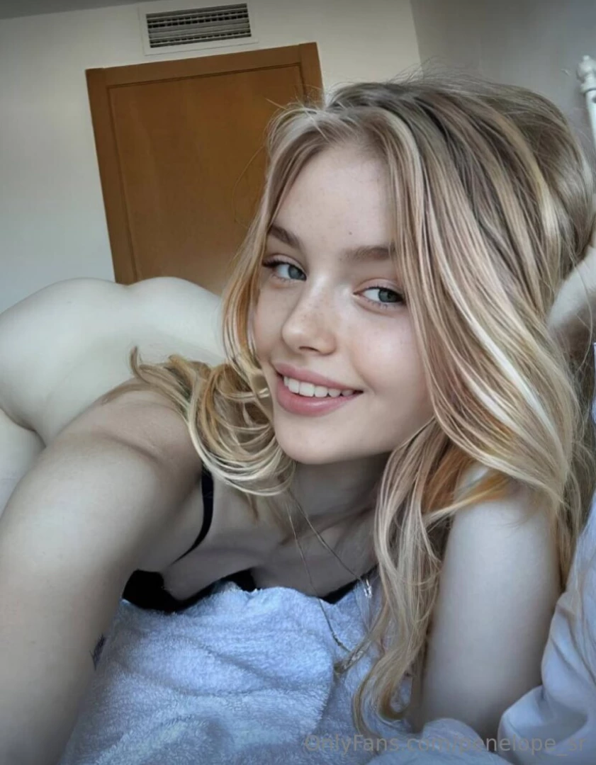 Scrolling cute girl silviadecruz loves playing with her pussy she part 349 