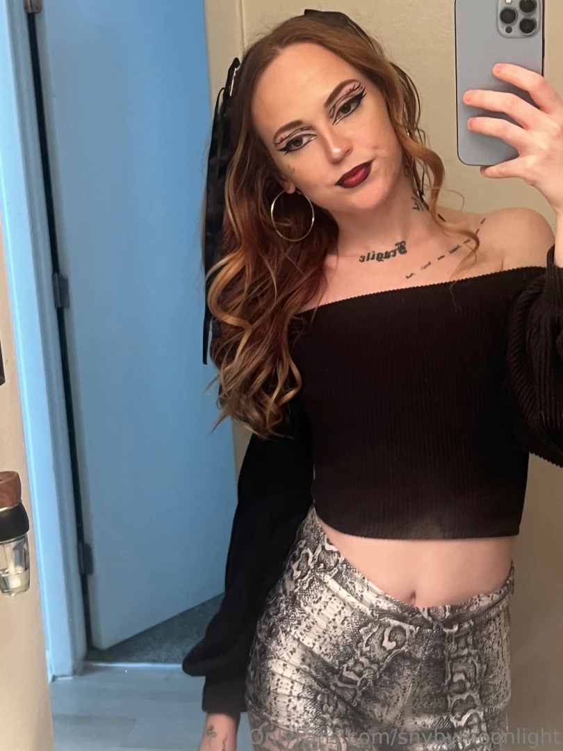 They say temptation is dangerous but i m worth the risk 