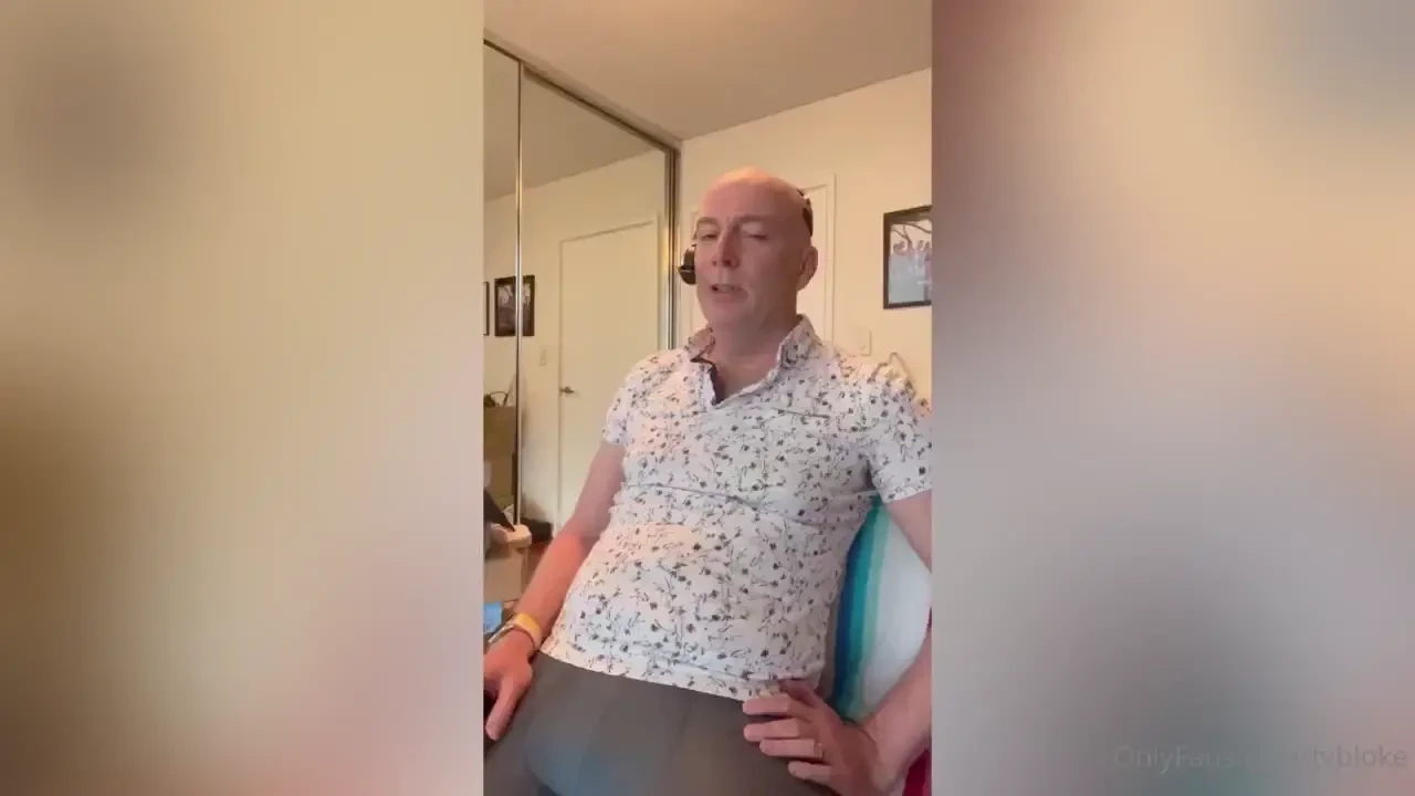 Chatting with a fan i talk about cam4 and show the white addicted part 2 