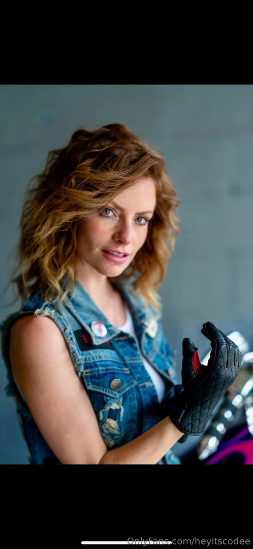 Just wanna be the biker girl next door of your dreams 