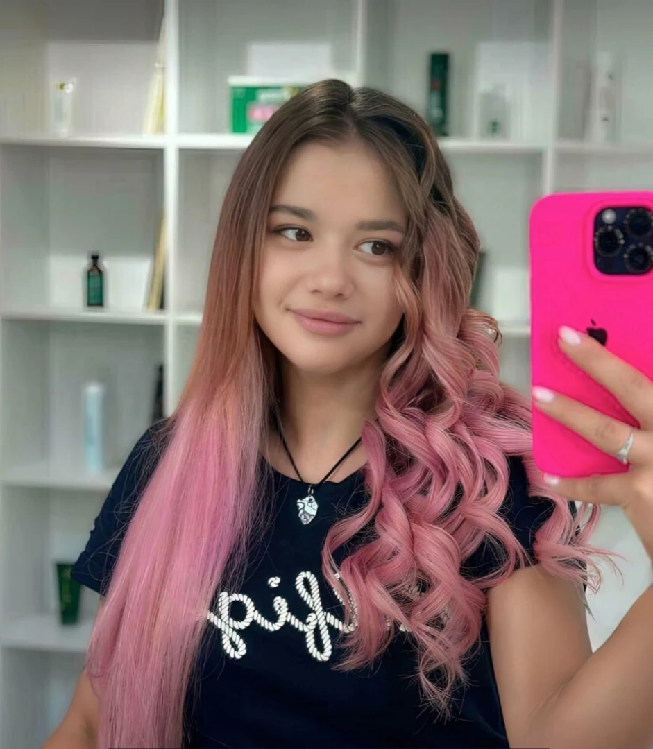 She mila_shake needs your cock more than ever this beauty will play part 6 