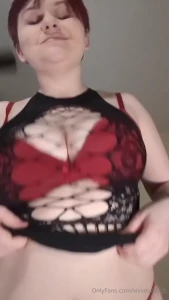 Strip and squirt free on curvyelvishgirl closeup teases big gush