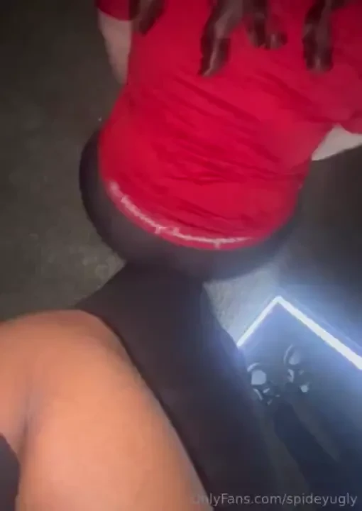 Bigbootymia30000 yall wanna see us fuck 