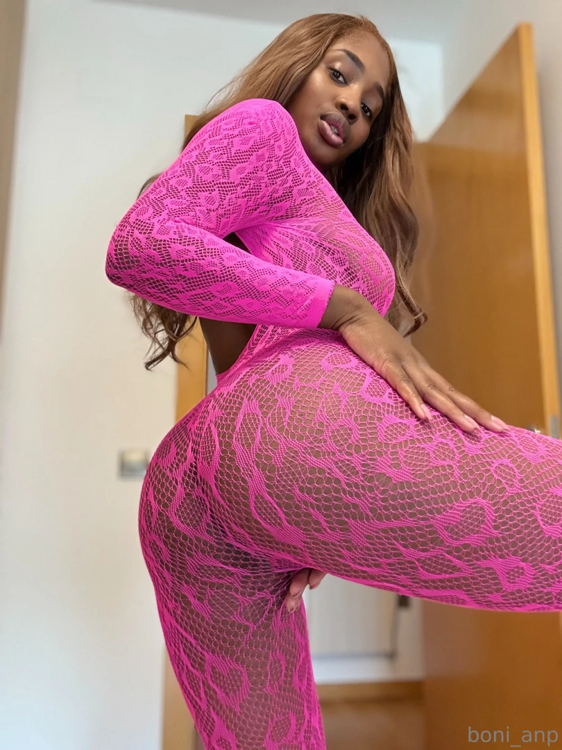 Delicious sunday do u want this ass on your face 