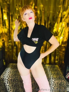 Just some photos of me wearing aerobics gear and working out a little part 1