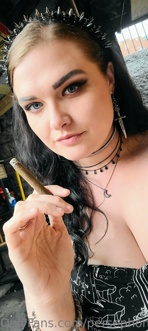 Hosting a kinky cigar munch somthing so familiar about a cigar in your part 1 