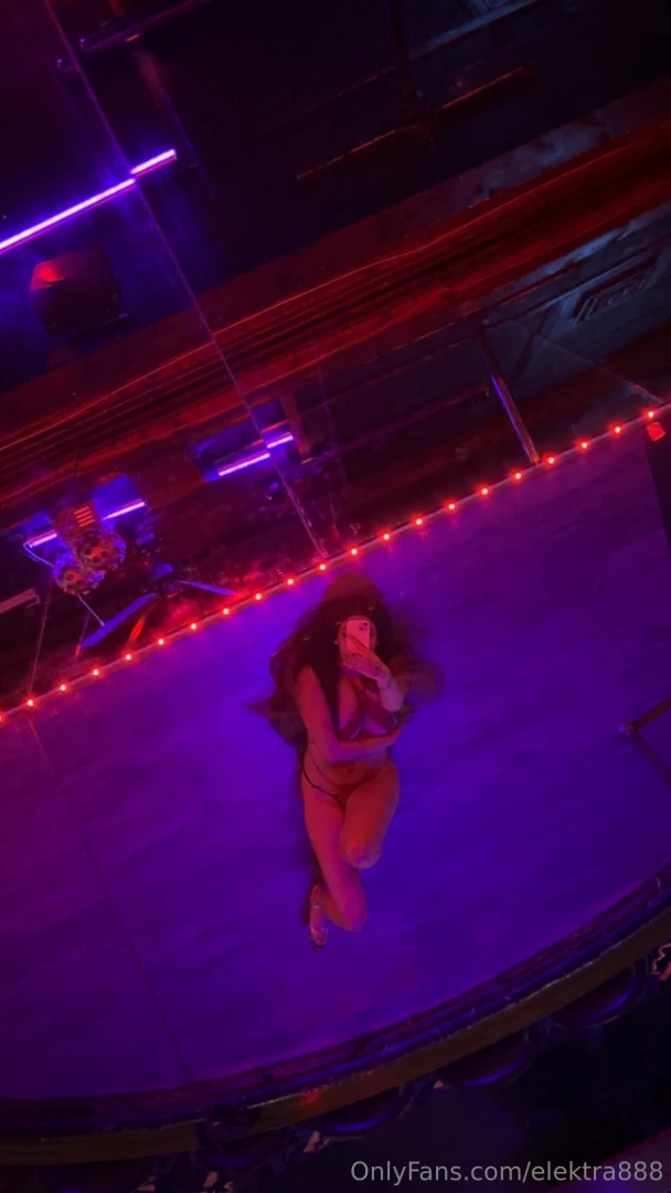 Make sure you re checking your messages that s where the fun is baby 