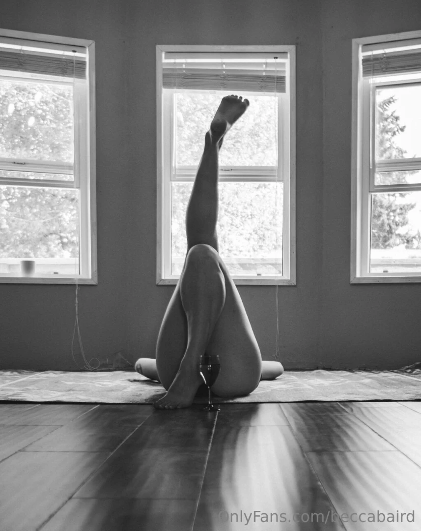 Can you resist this ass doesn t this make you want a glass of wine 