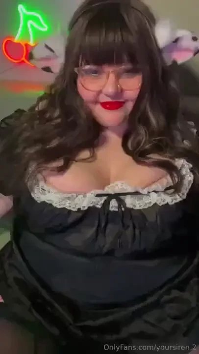 Love showing off my huge udders see more uncensored vids on yoursiren1 