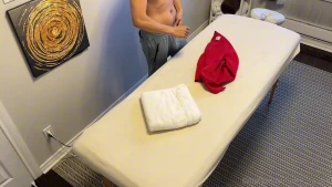 Teaser straight guy came for massage and got seduced by gay masseur