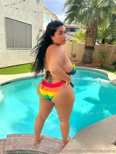 Sunscreen won t protect you from how hot this ass gets