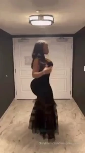 Sumtimes i wear clothes