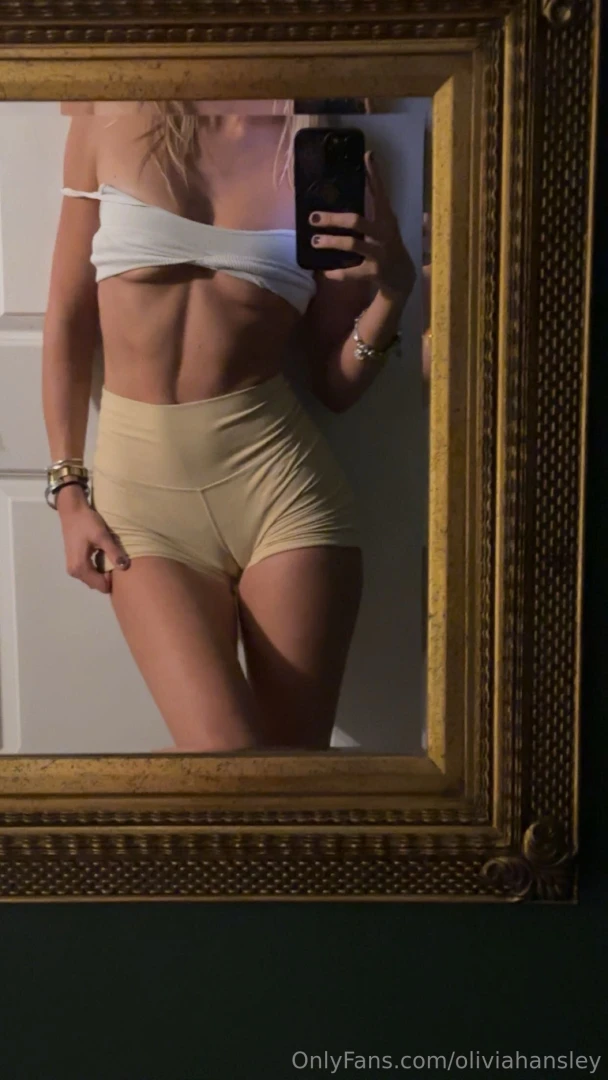 Just wanted to sprinkle a little bit of me onto your feed today hope 