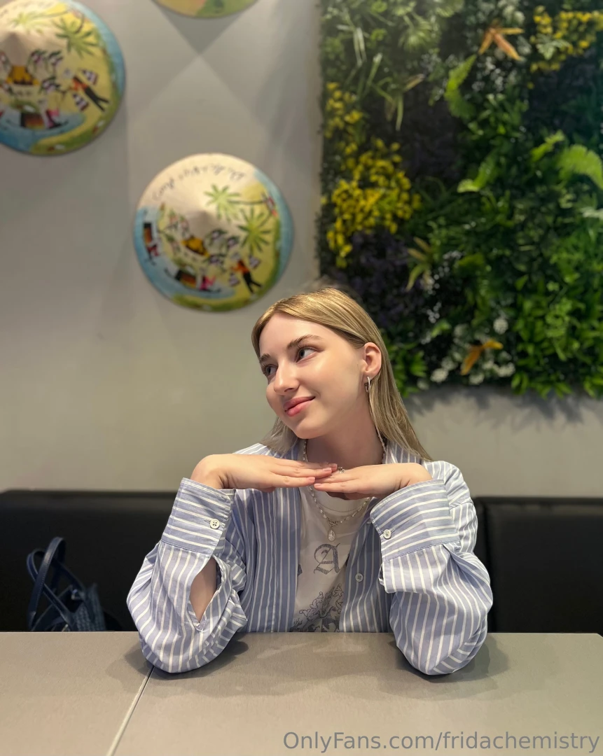 I love taking cute little life pics i m sure you like them 