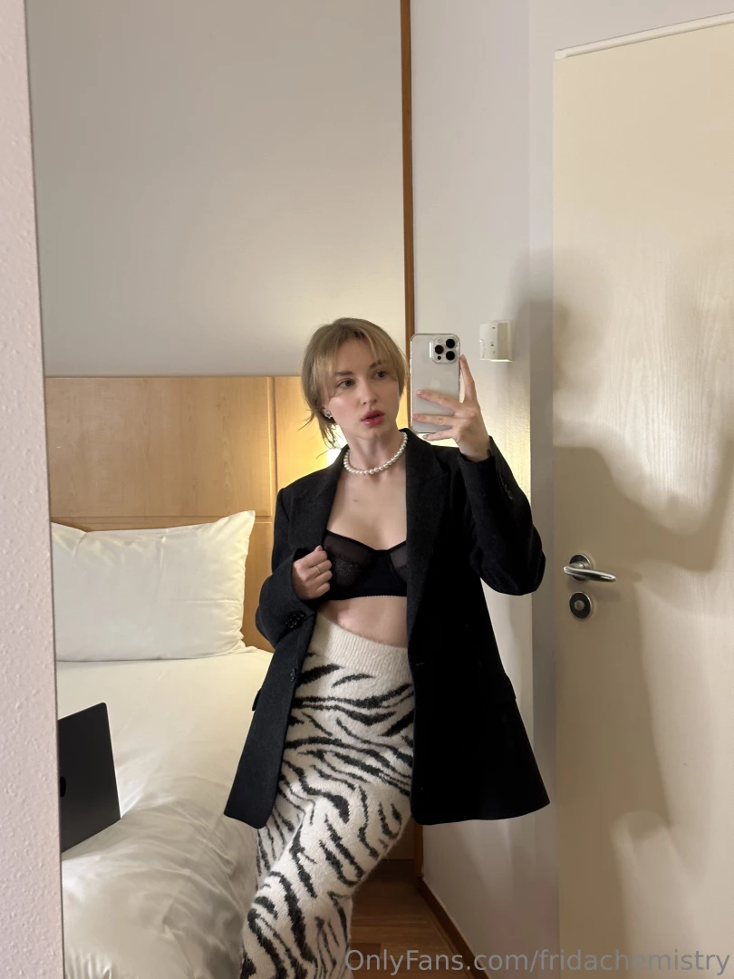 Sometimes i forget to put my panties on do you think i m wearing them 