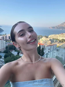 Too beautiful to leave it just in the gallery phone looking in the