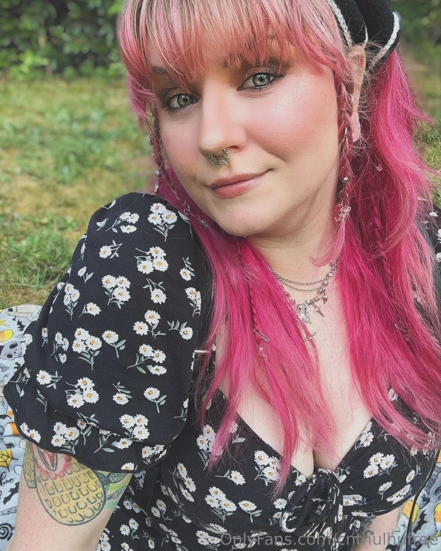 Not nsfw but look how cute i am 