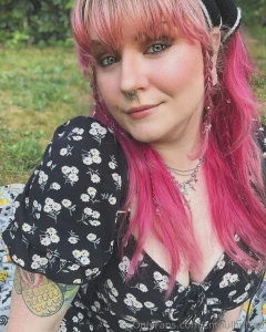 Not nsfw but look how cute i am