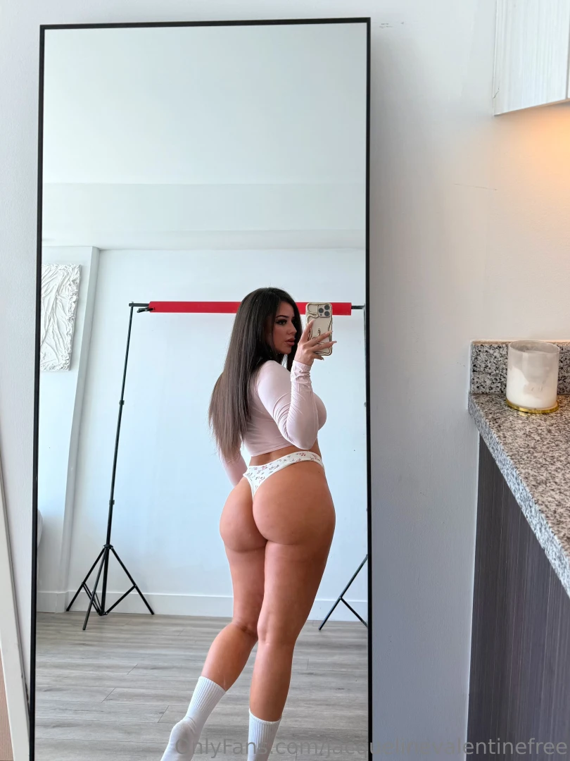 Your tongue would look so good right here 