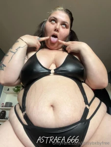Your alt bbw dream girl is here astraea 666 -free page -belly content