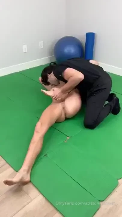 Unlock now model gets fucked by trainer blonde fitness cutie 