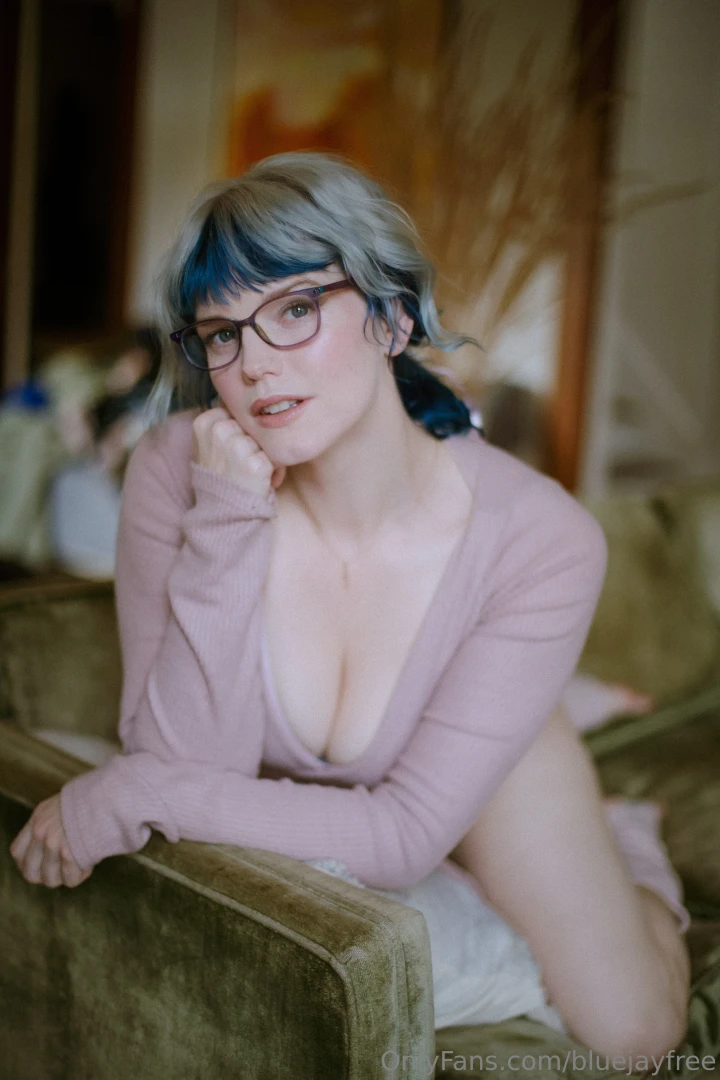 It s my birthday happy 35th to meeee 