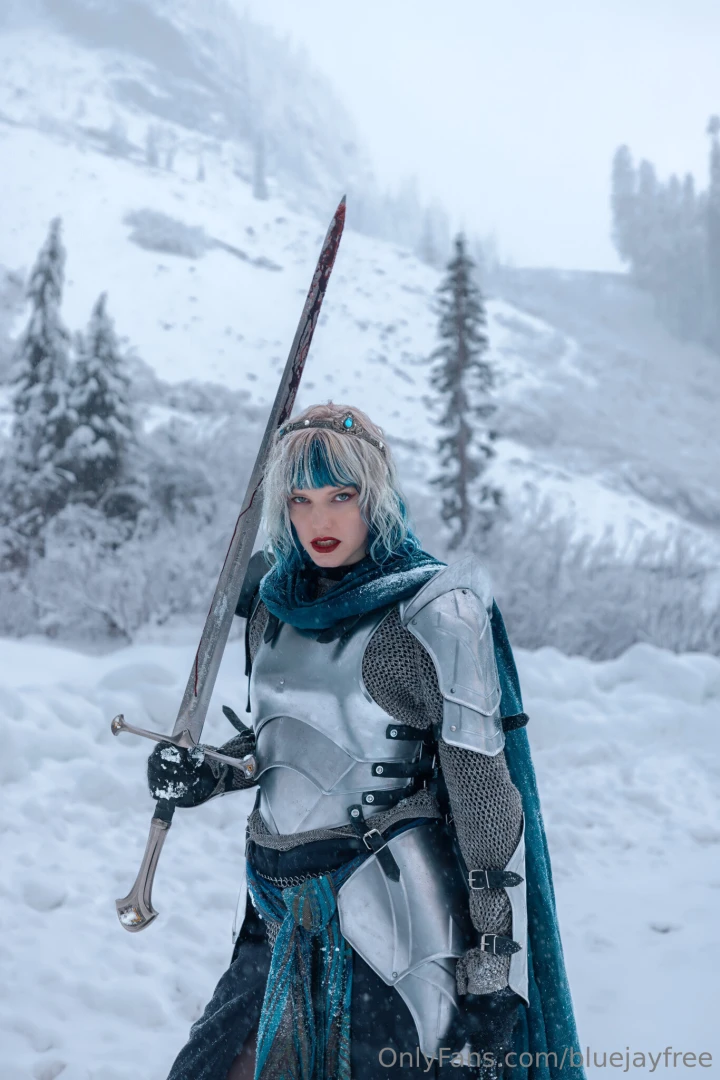 I know we come here for the sexy and what s sexier than a woman in 