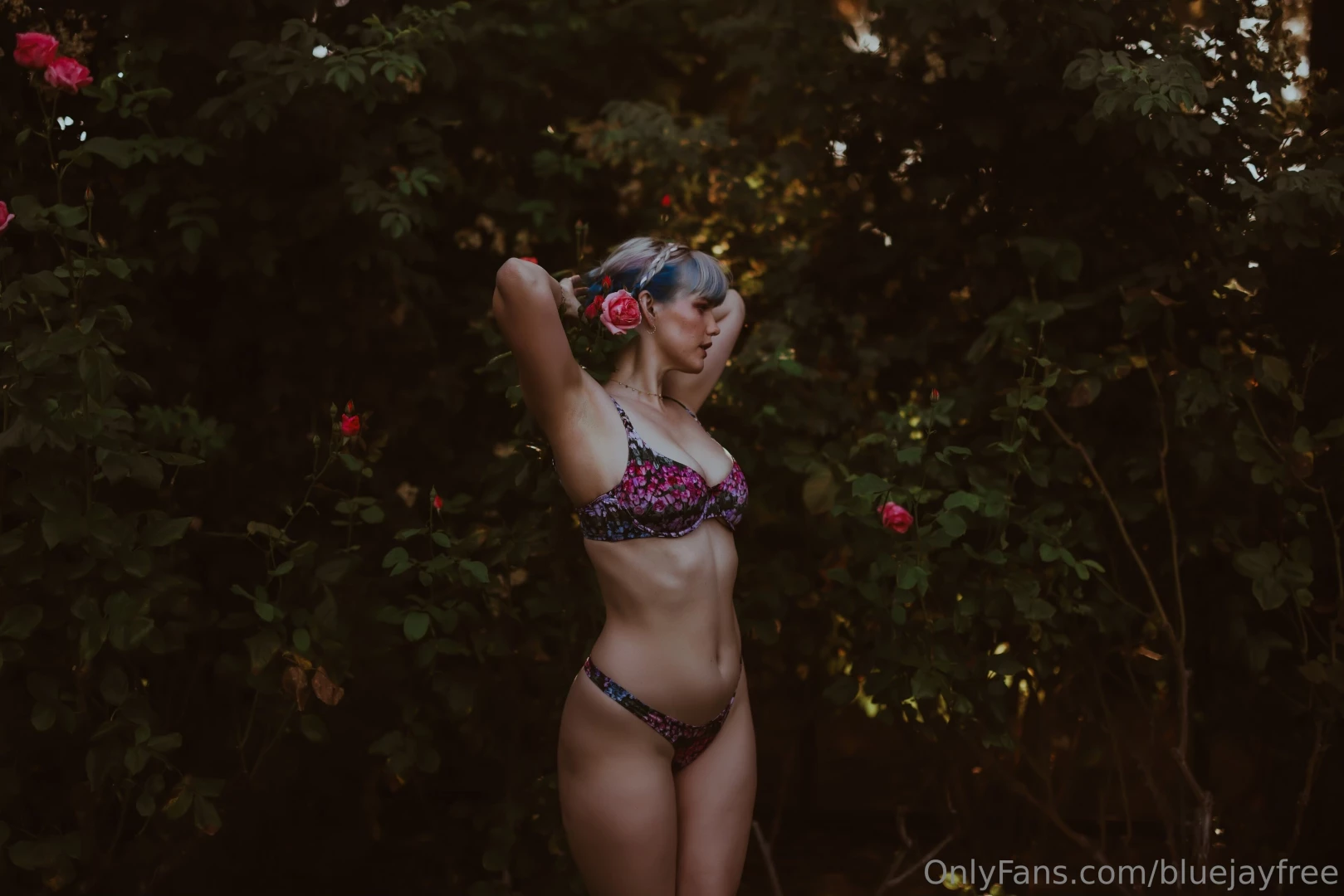 September is bisexual visibility month so here i am visible and 