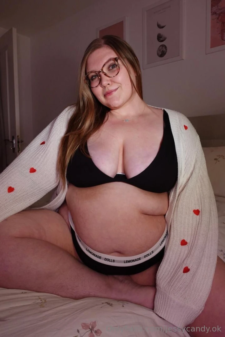 I just know piphalliganfree is gonna have you rockhard with her free part 1 