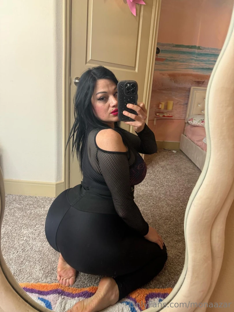 Can these sweet cakes take a seat on your face 