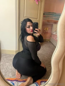 Can these sweet cakes take a seat on your face