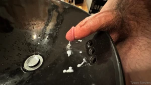 Got super horny and came in the sink at my friends house should have part 1